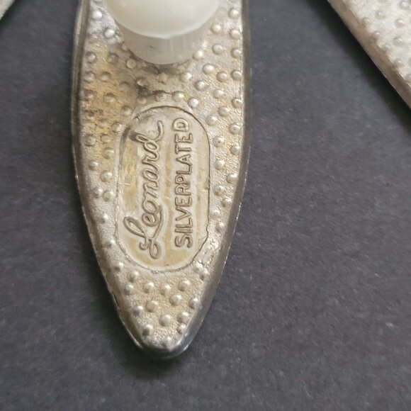 Butterfly-Shaped Leonard Silver-Plated Trivet With Decorative Cutout Design & Ru - Picture 4 of 6